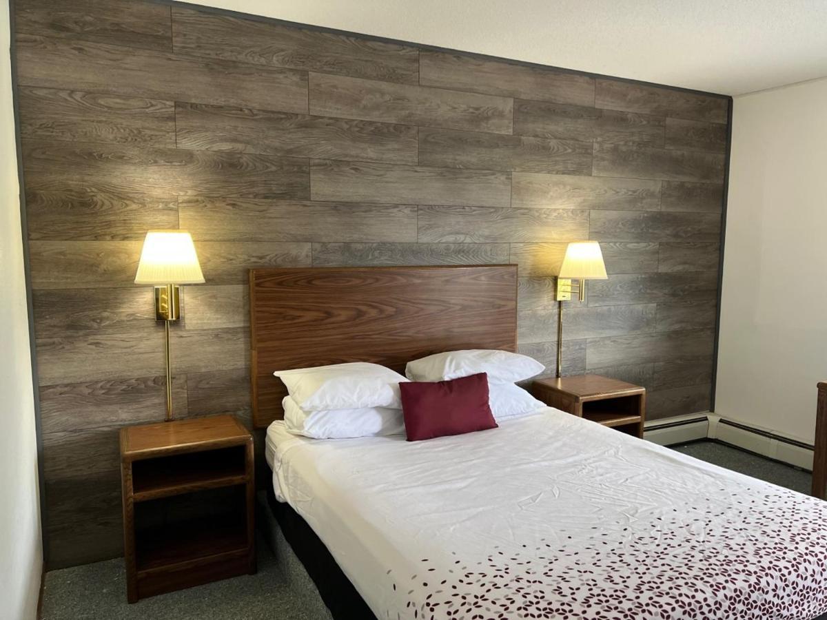 Northwoods Motel Ladysmith Екстериор снимка