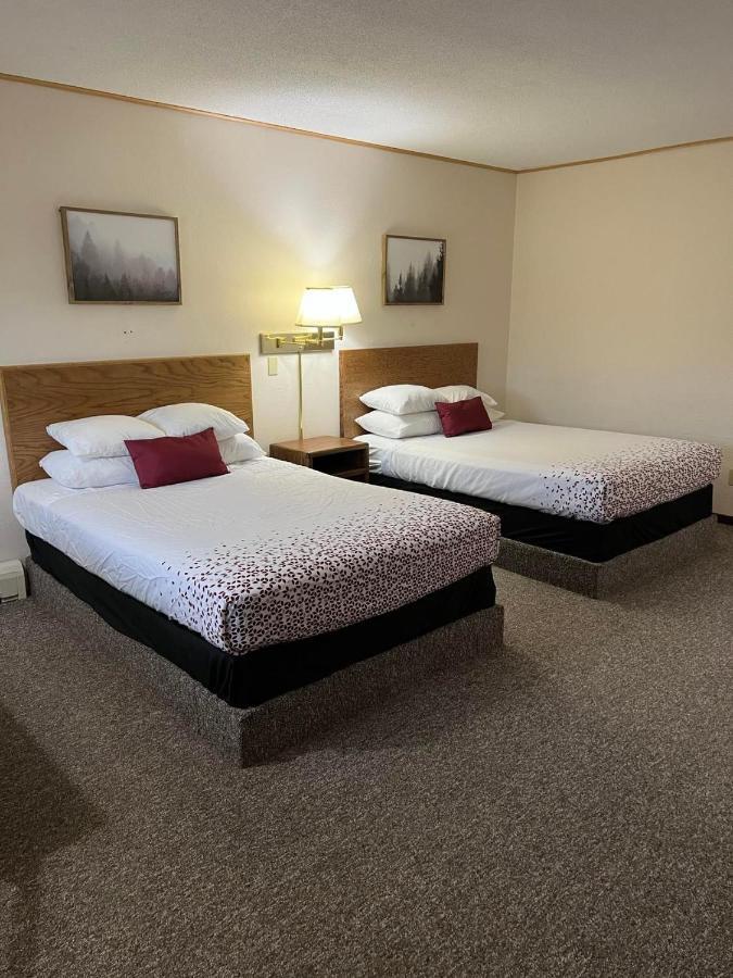 Northwoods Motel Ladysmith Екстериор снимка