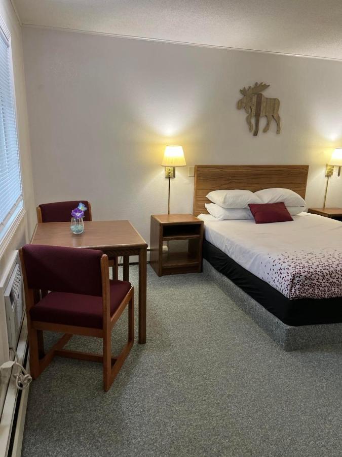 Northwoods Motel Ladysmith Екстериор снимка
