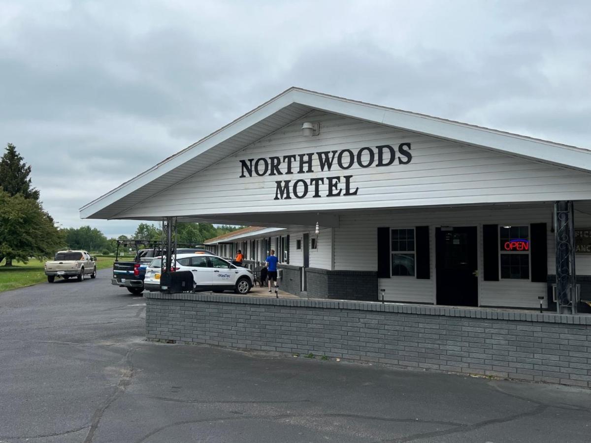 Northwoods Motel Ladysmith Екстериор снимка